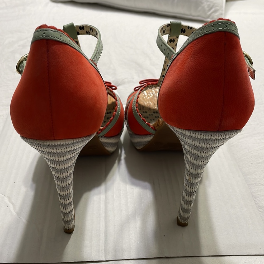 7.5 Jessica Simpson Heels - Picture 5 of 8
